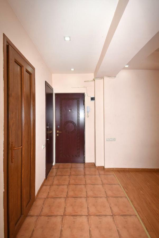 Apartments In Center Of Yerevan,Koghbatsi 1A Street Zewnętrze zdjęcie