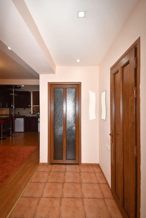 Apartments In Center Of Yerevan,Koghbatsi 1A Street Zewnętrze zdjęcie