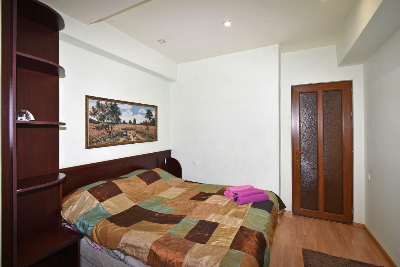 Apartments In Center Of Yerevan,Koghbatsi 1A Street Zewnętrze zdjęcie