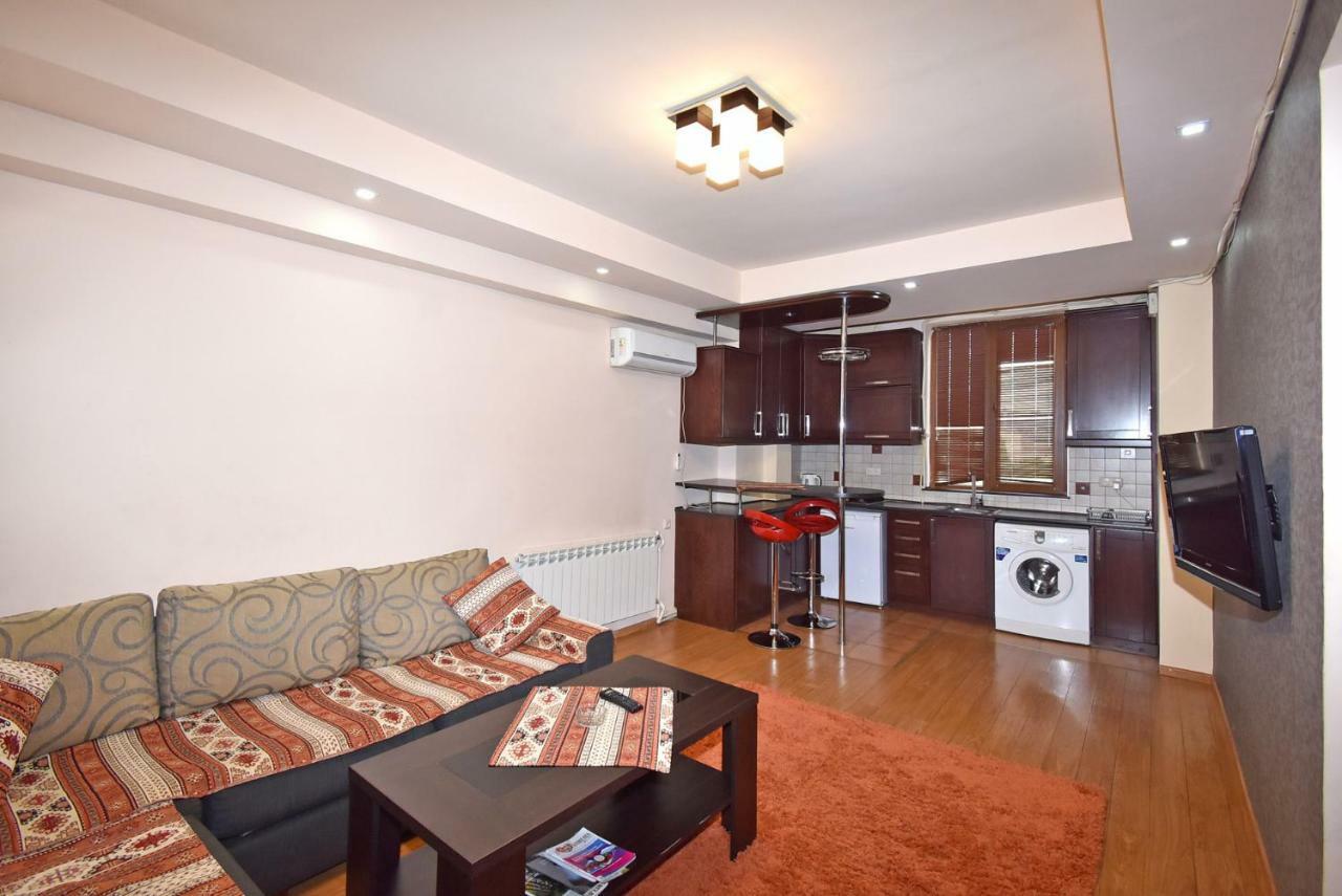 Apartments In Center Of Yerevan,Koghbatsi 1A Street Zewnętrze zdjęcie