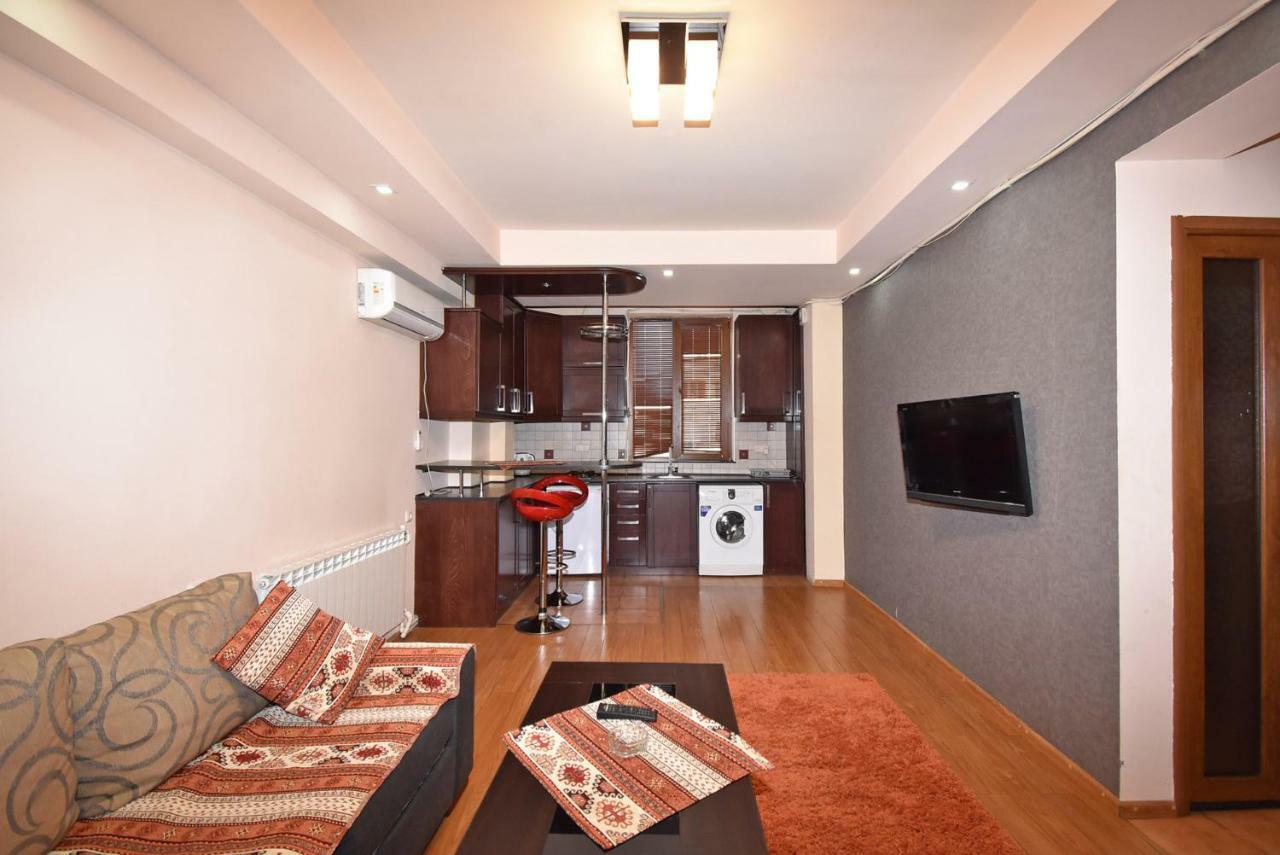 Apartments In Center Of Yerevan,Koghbatsi 1A Street Zewnętrze zdjęcie